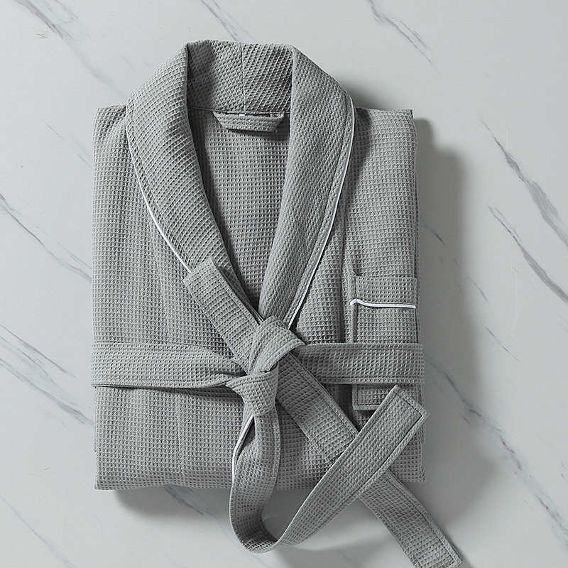 Petit col châle gaufré 100 % coton avec peignoir passepoil Petit col châle gaufré 100 % coton avec peignoir passepoil