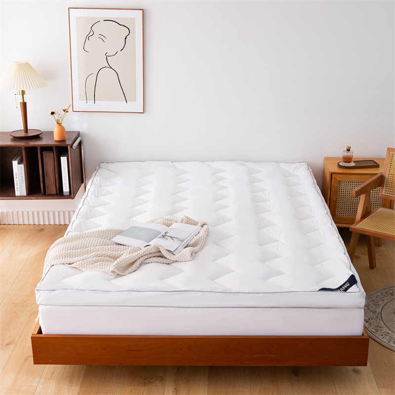 Surmatelas de remplissage en microfibre Wave Quliting Design Surmatelas de remplissage en microfibre Wave Quliting Design
