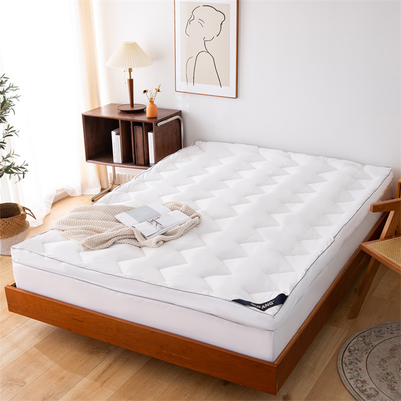 Surmatelas de remplissage en microfibre Wave Quliting Design Surmatelas de remplissage en microfibre Wave Quliting Design