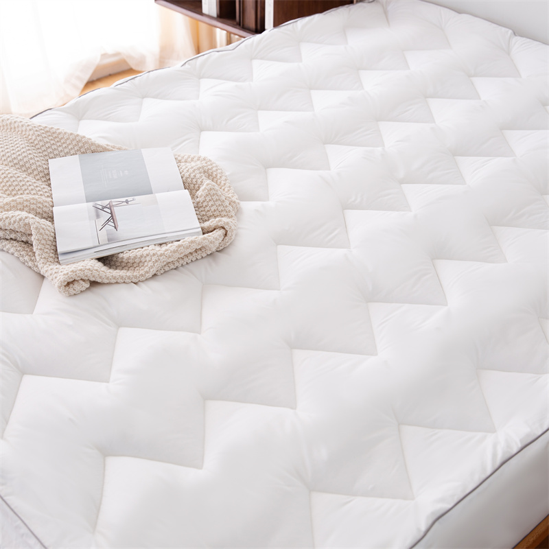 Surmatelas de remplissage en microfibre Wave Quliting Design Surmatelas de remplissage en microfibre Wave Quliting Design