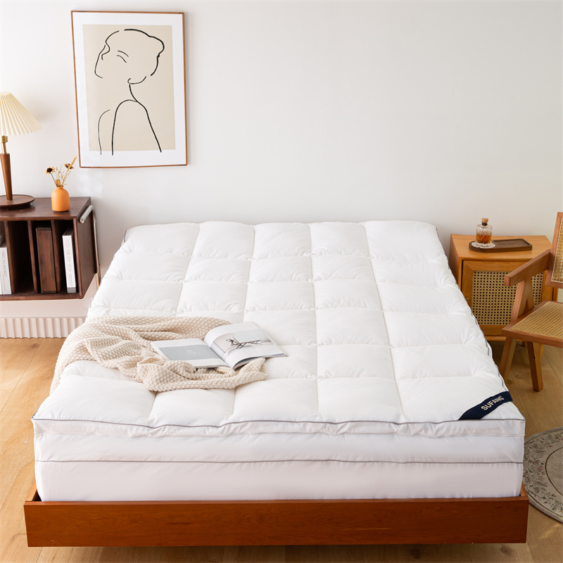 Surmatelas double couche avec surmatelas de remplissage en microfibre combiné à fermeture éclair