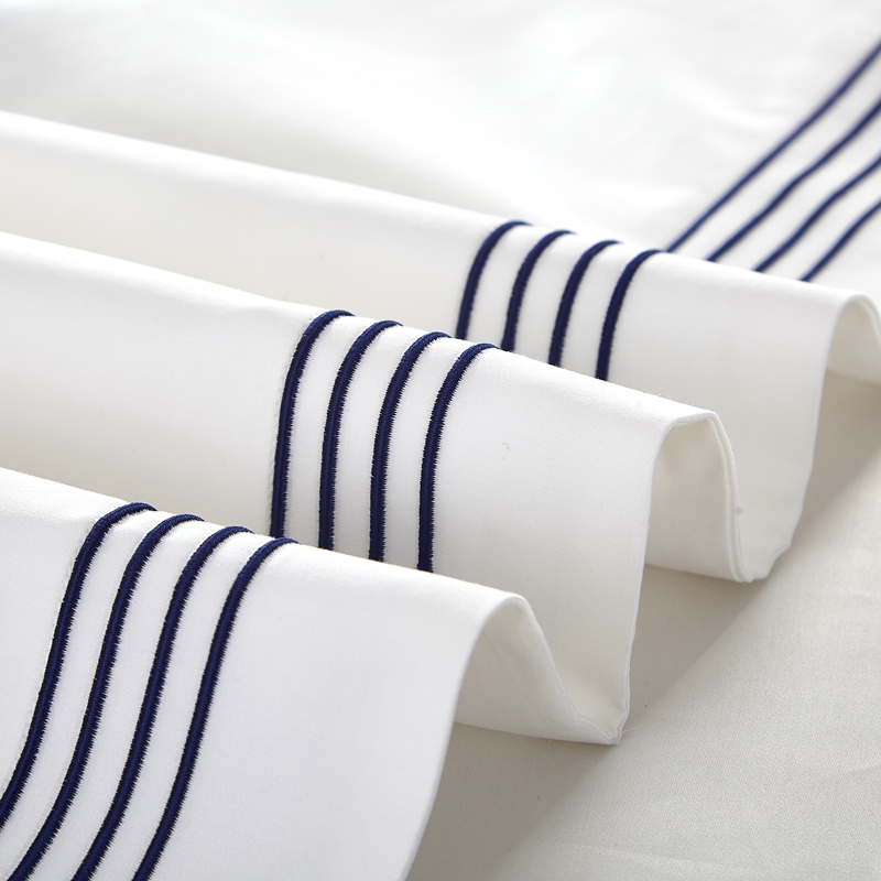 Housse de couette brodée à quatre lignes, ensemble de draps 100% coton blanc 300 fils Housse de couette brodée à quatre lignes, ensemble de draps 100% coton blanc 300 fils