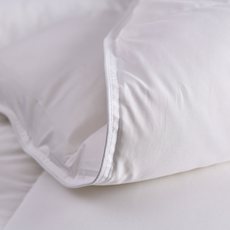 Couette en duvet d'oie blanche pour couette matelassée de chambre d'hôtel Couette en duvet d'oie blanche pour couette matelassée de chambre d'hôtel