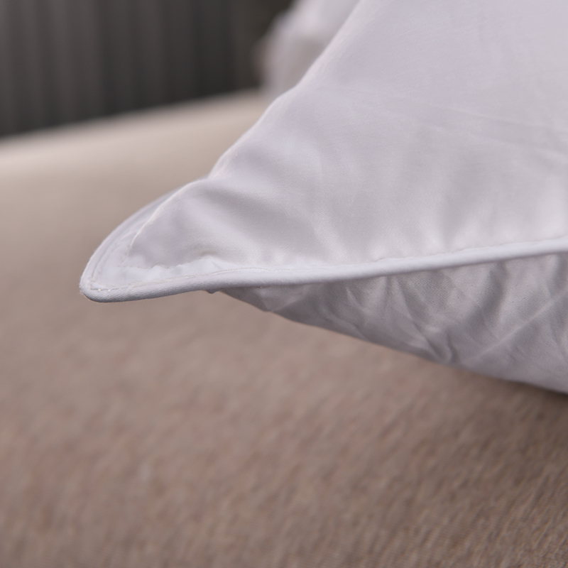 Couette en duvet d'oie blanche pour couette matelassée de chambre d'hôtel Couette en duvet d'oie blanche pour couette matelassée de chambre d'hôtel