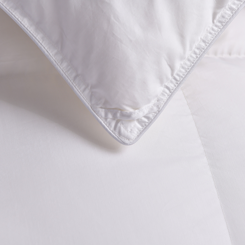Couette en duvet d'oie blanche pour couette matelassée de chambre d'hôtel Couette en duvet d'oie blanche pour couette matelassée de chambre d'hôtel