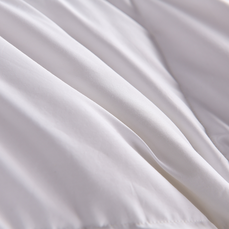 Couette en duvet d'oie blanche pour couette matelassée de chambre d'hôtel Couette en duvet d'oie blanche pour couette matelassée de chambre d'hôtel