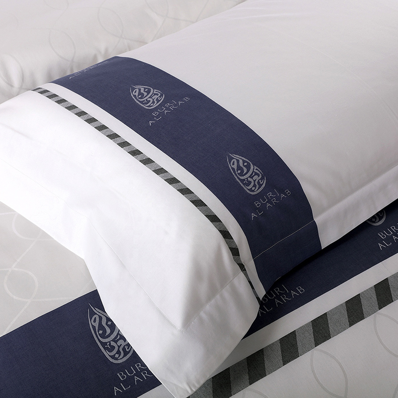 Ensemble de literie 100 % coton avec logo personnalisé teint en fil Ensemble de literie 100 % coton avec logo personnalisé teint en fil