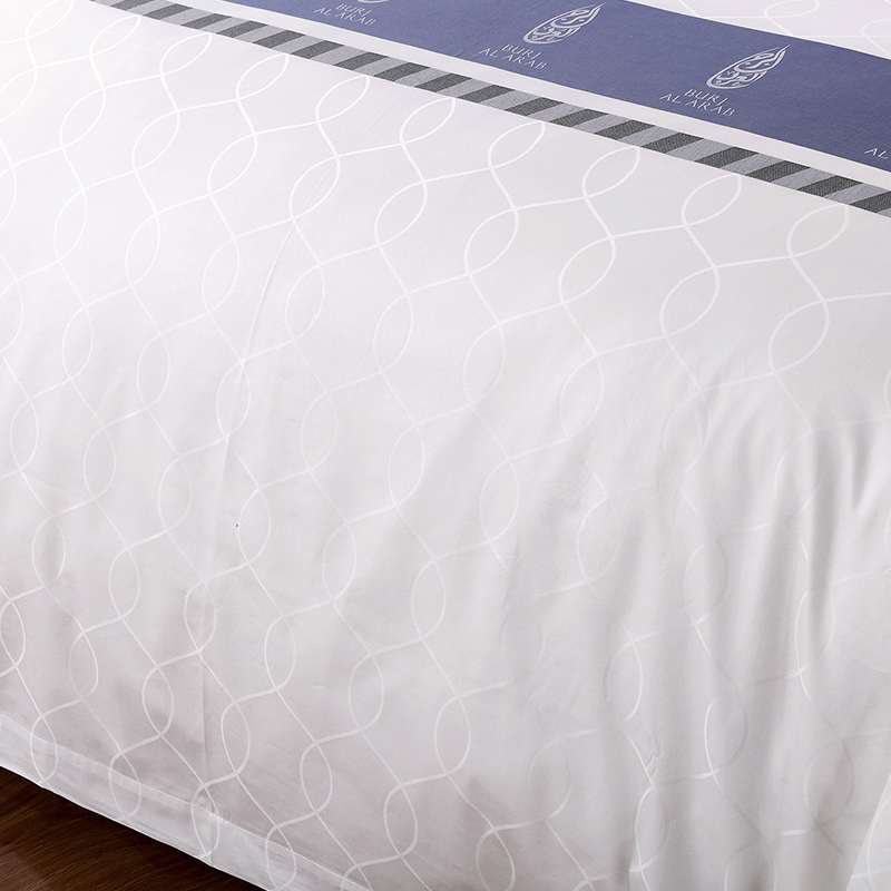 Ensemble de literie 100 % coton avec logo personnalisé teint en fil Ensemble de literie 100 % coton avec logo personnalisé teint en fil