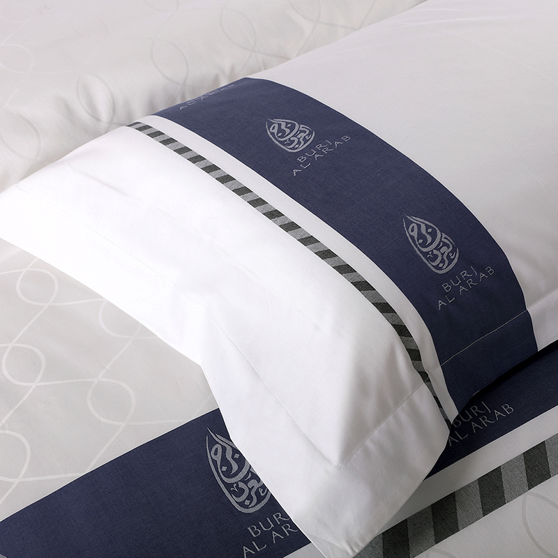 Ensemble de literie 100 % coton avec logo personnalisé teint en fil Ensemble de literie 100 % coton avec logo personnalisé teint en fil